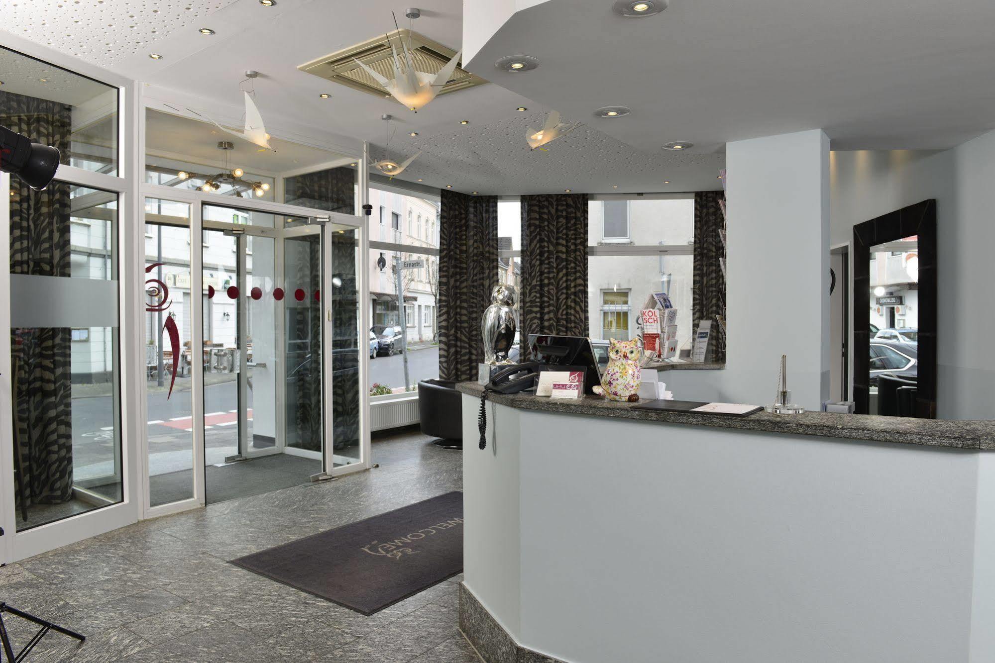 Hotel Uhu Garni - Superior Koln Bagian luar foto